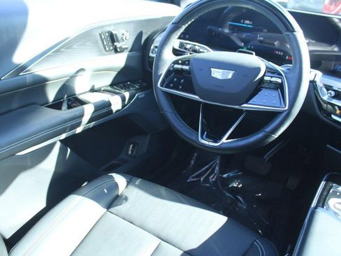 Used 2024 Cadillac Lyriq Sport image 14