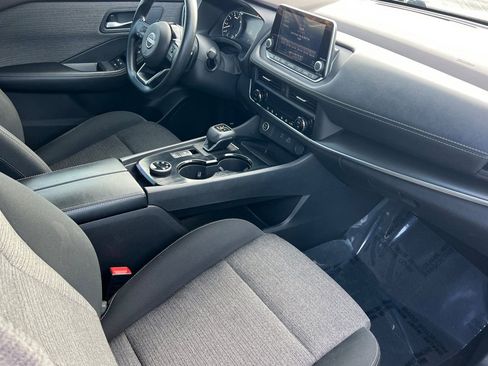 Used 2023 Nissan Rogue SV image 14