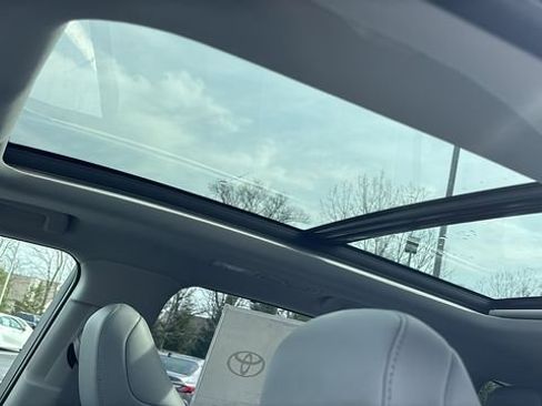 New 2026 Toyota Highlander Platinum image 13