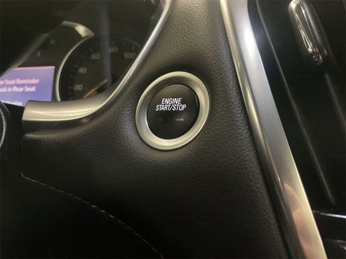 Used 2021 Chevrolet Traverse Premier image 11