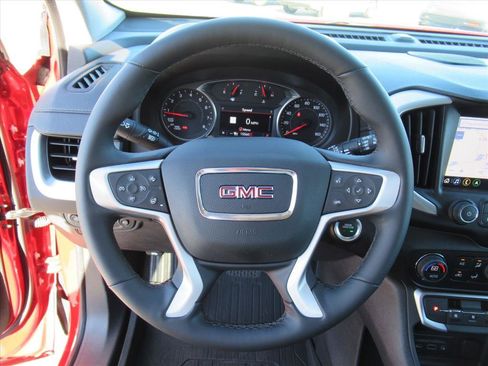 Used 2024 GMC Terrain SLT w/ Infotainment Package II image 18