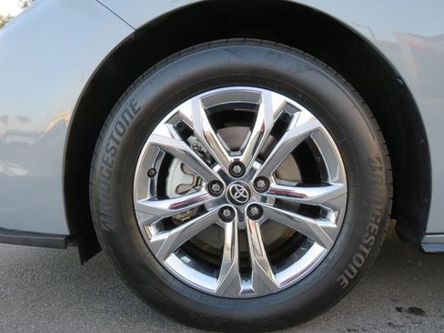 Certified 2023 Toyota Sienna XSE w/ XSE Plus Package image 6