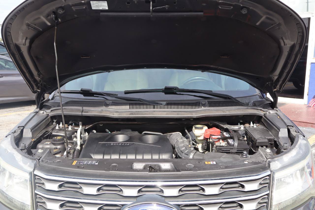 Used 2016 Ford Explorer Limited w/ Equipment Group 301A FWD image 29
