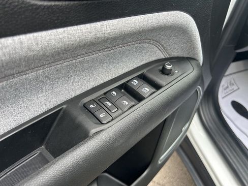 Used 2022 Jeep Compass Latitude w/ Sun and Sound Group AWD/4WD image 10