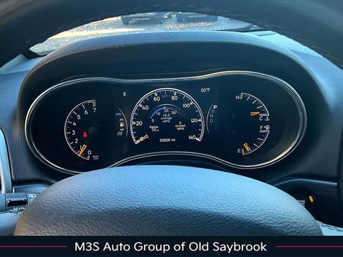 Used 2020 Jeep Grand Cherokee Laredo image 13