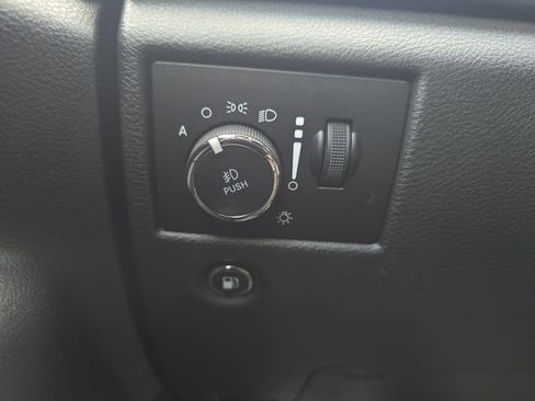 Used 2019 Jeep Grand Cherokee Altitude image 29