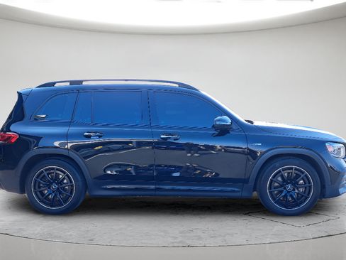 Used 2022 Mercedes-Benz GLB 35 AMG 4MATIC image 2