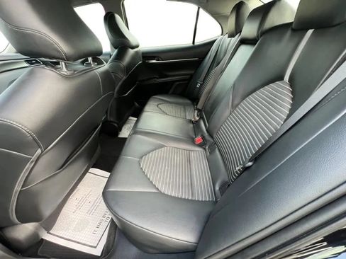 Used 2020 Toyota Camry SE FWD image 14