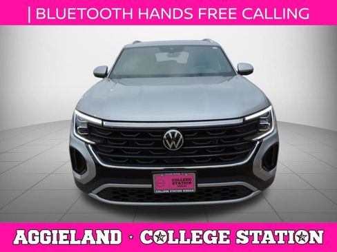 Used 2024 Volkswagen Atlas Cross Sport SE FWD image 9
