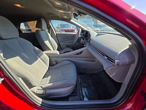 Used 2023 Hyundai Elantra SEL w/ Cargo Package image 10