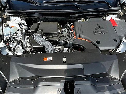 Used 2024 Mitsubishi Outlander ES AWD/4WD image 5
