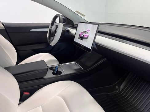 Used 2023 Tesla Model 3 Standard Range image 11