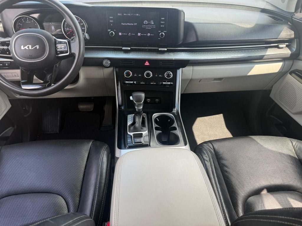 Used 2022 Kia Carnival LX FWD image 12