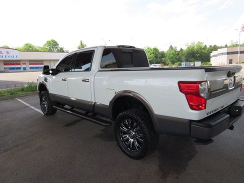 Used 2018 Nissan Titan Platinum Reserve w/ Platinum Utility Package image 8