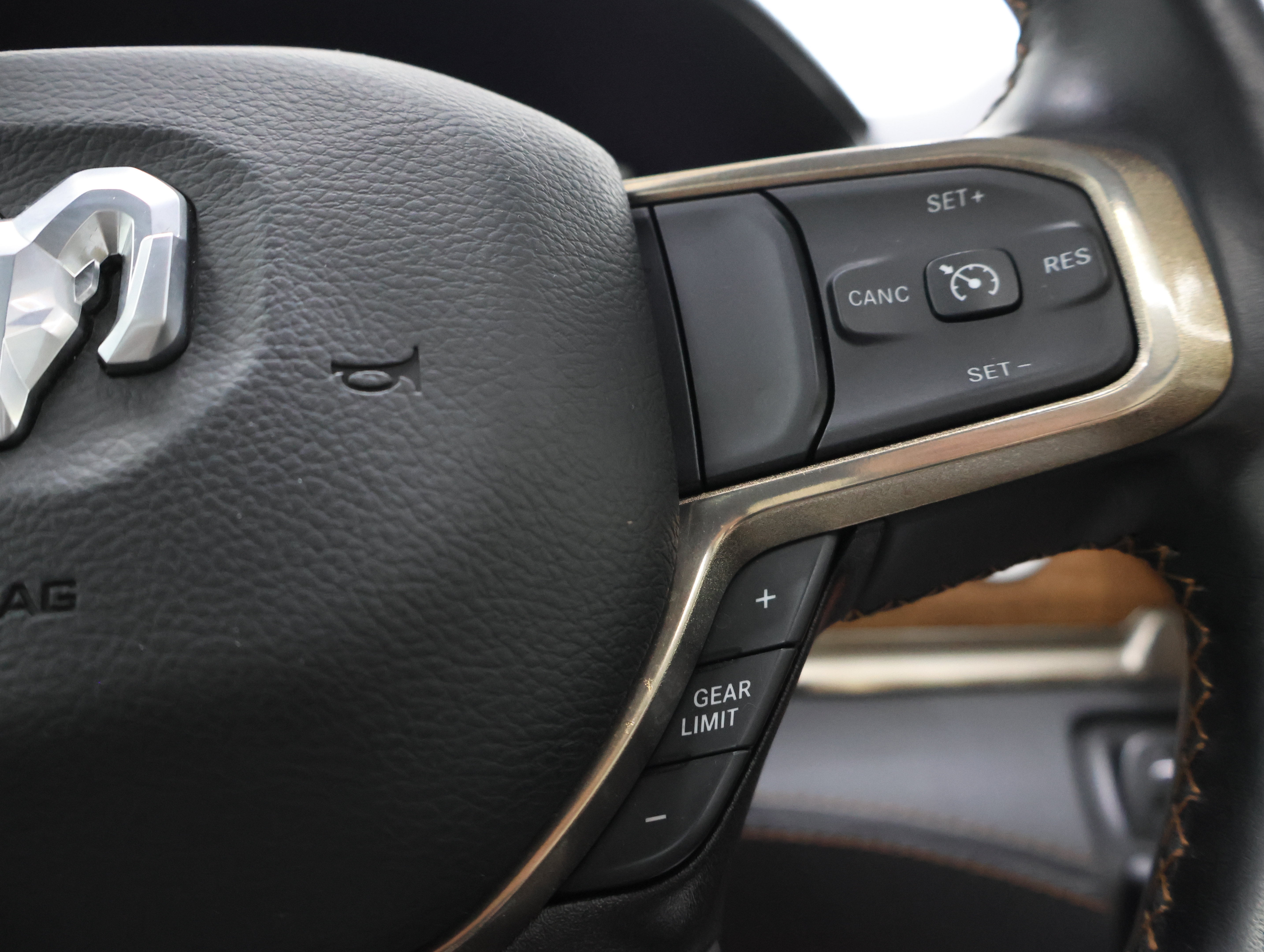 Used 2022 RAM 1500 Limited AWD/4WD image 15