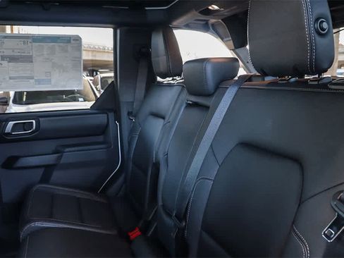 New 2025 Ford Bronco Badlands w/ Sasquatch Package image 17