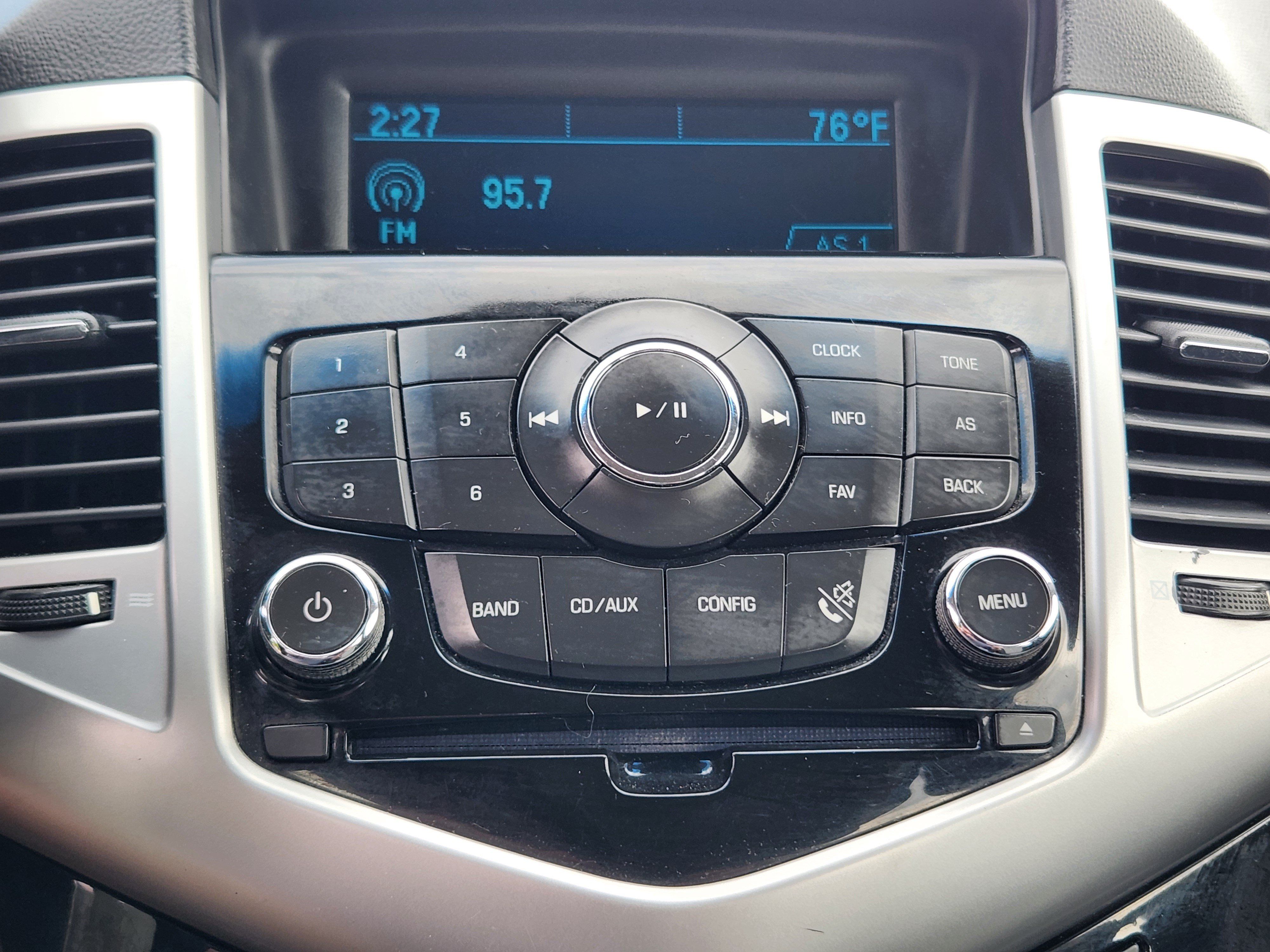 Used 2011 Chevrolet Cruze LS FWD image 12