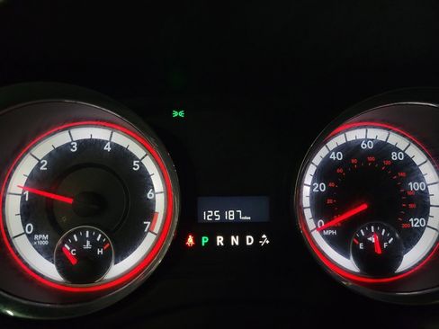 Used 2018 Dodge Grand Caravan SXT image 23