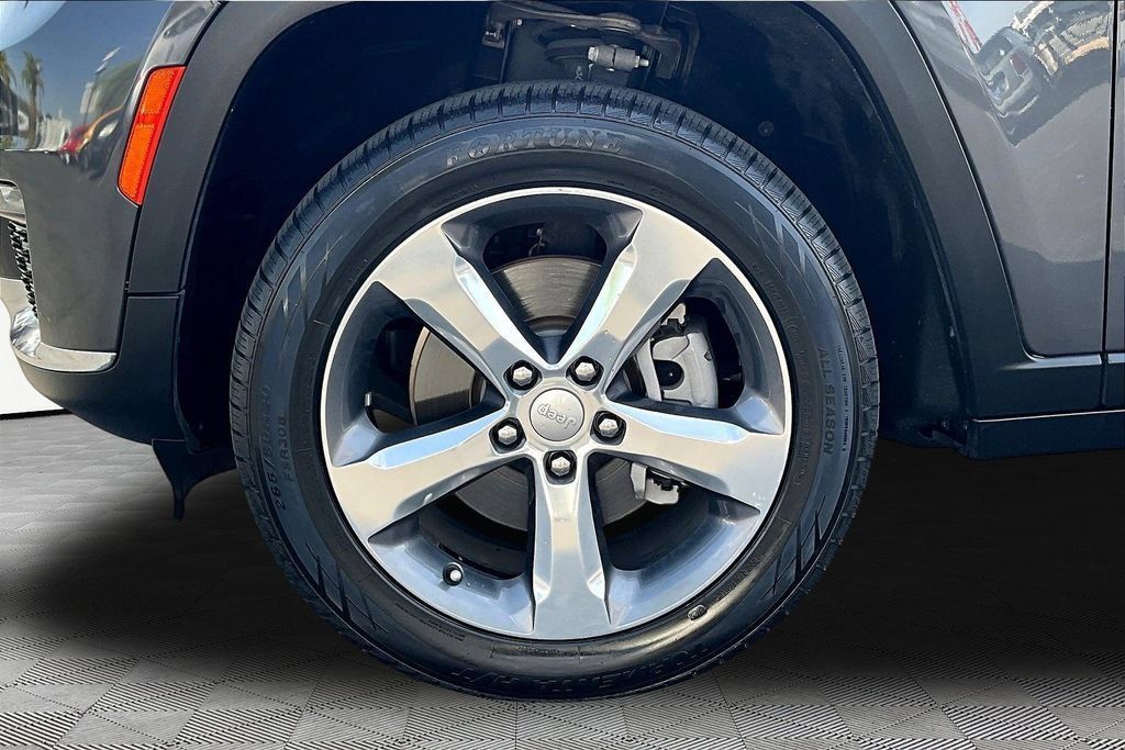 Used 2021 Jeep Grand Cherokee L Limited RWD image 32