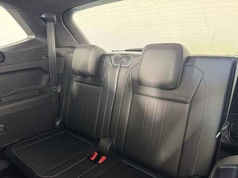 Used 2023 Volkswagen Tiguan SE R-Line FWD image 12