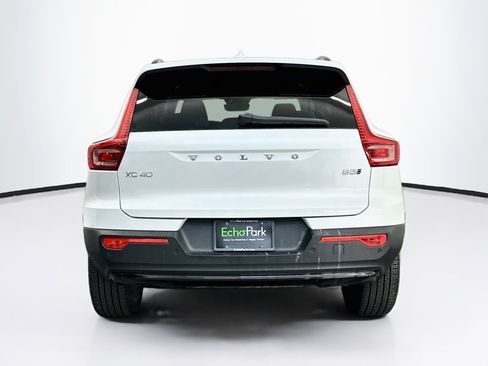 Used 2025 Volvo XC40 B5 Plus AWD/4WD image 7