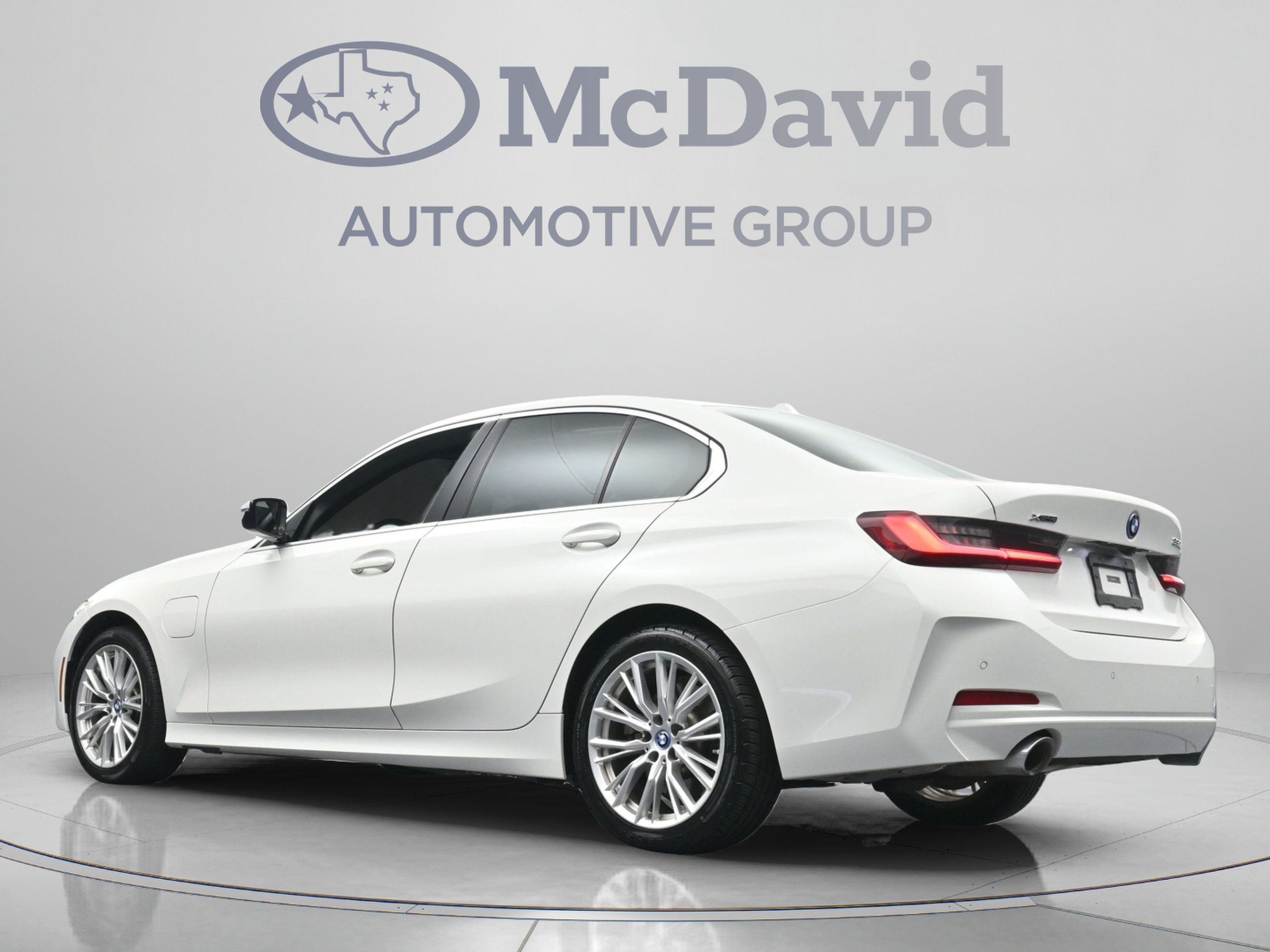 Used 2024 BMW 330e xDrive AWD/4WD image 29