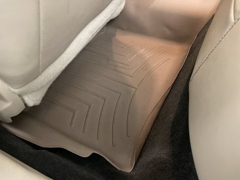 Used 2018 Ford Taurus SEL FWD image 27