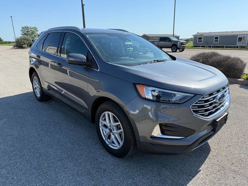 Used 2022 Ford Edge SEL w/ Cold Weather Package image 7