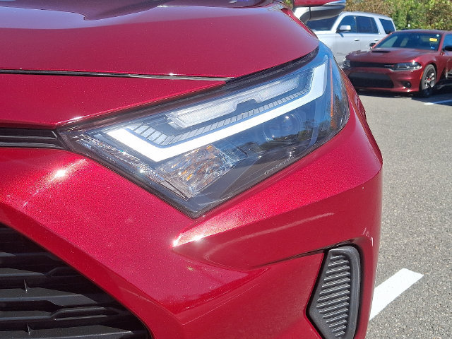 Used 2025 Toyota RAV4 LE AWD/4WD image 9