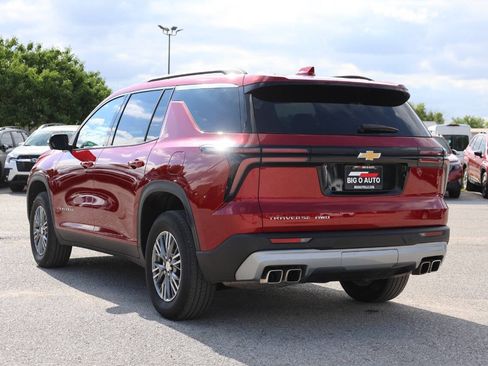 Used 2025 Chevrolet Traverse LT w/ Driver Confidence Package AWD/4WD image 11