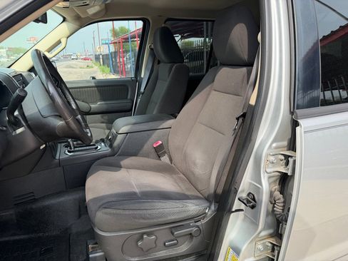 Used 2010 Ford Explorer Sport Trac XLT RWD image 34