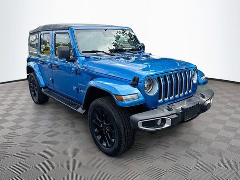 Used 2021 Jeep Wrangler Unlimited Sahara w/ Cold Weather Group AWD/4WD image 4