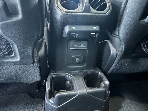 Certified 2020 Jeep Gladiator Mojave w/ Dual Top Group image 37