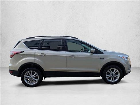 Used 2018 Ford Escape SE image 4