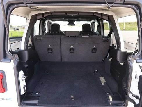 Used 2024 Jeep Wrangler Unlimited Rubicon 4xe AWD/4WD image 7