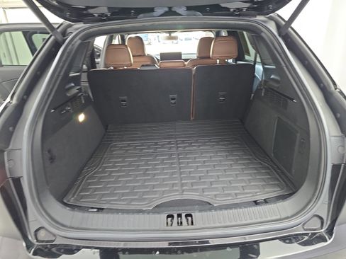 Used 2023 Lincoln Nautilus Reserve image 12