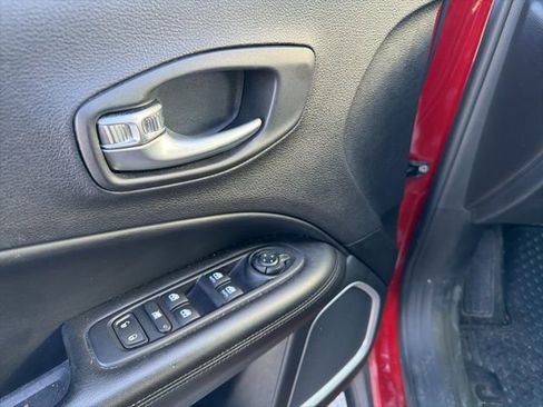 Used 2019 Jeep Compass Altitude image 10