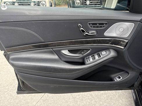 Used 2019 Mercedes-Benz S 560 Sedan image 15
