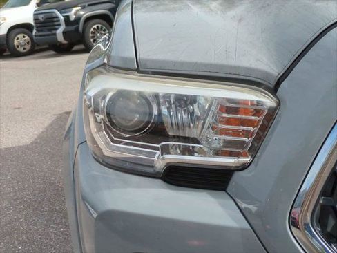 Certified 2019 Toyota Tacoma TRD Sport image 10