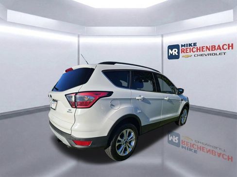 Used 2017 Ford Escape SE w/ Equipment Group 201A FWD image 4
