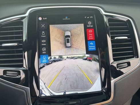 Used 2024 Volvo XC90 T8 Ultimate w/ Lounge Package image 23