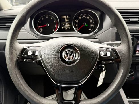 Used 2016 Volkswagen Jetta S FWD image 12