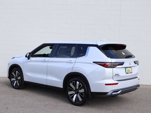 New 2026 Mitsubishi Outlander SE AWD/4WD image 13
