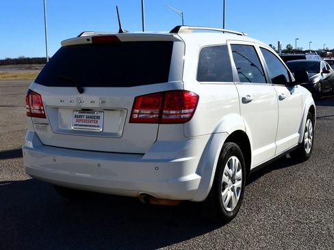 Used 2020 Dodge Journey SE w/ SE Popular Equipment Group image 3