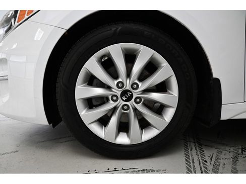 Used 2018 Kia Optima EX w/ Premium Package FWD image 24
