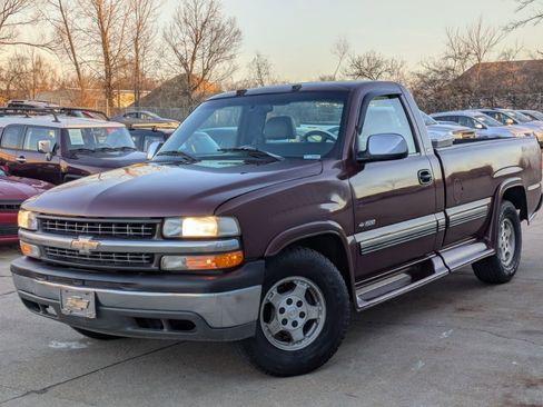 Used 2000 Chevrolet Silverado 1500 LS w/ Firm Ride Suspension Pkg image 1