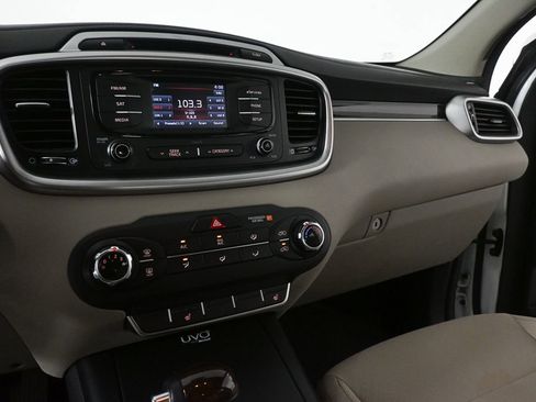Used 2016 Kia Sorento FWD w/ LX Convenience Package image 12