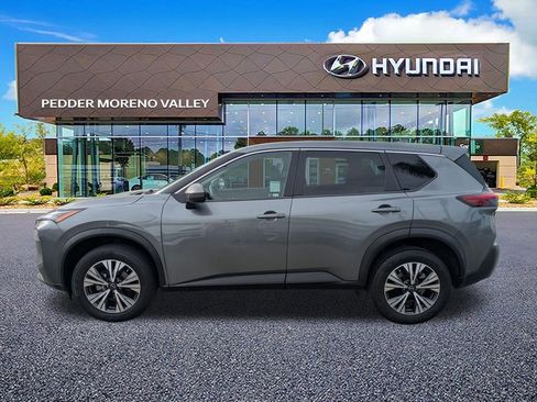 Used 2023 Nissan Rogue SV image 7