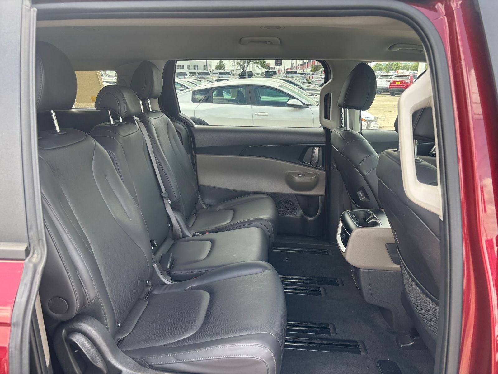 Used 2026 Kia Carnival FWD image 26