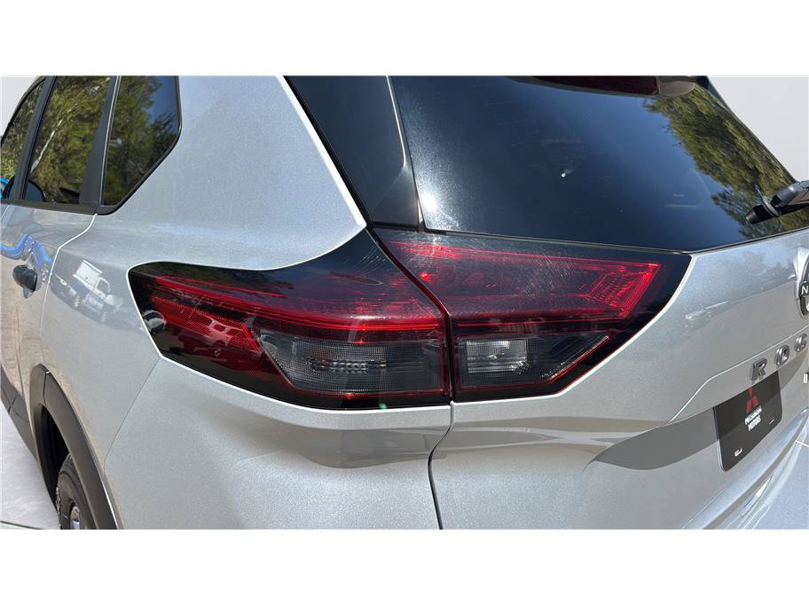 Used 2024 Nissan Rogue S AWD/4WD image 36
